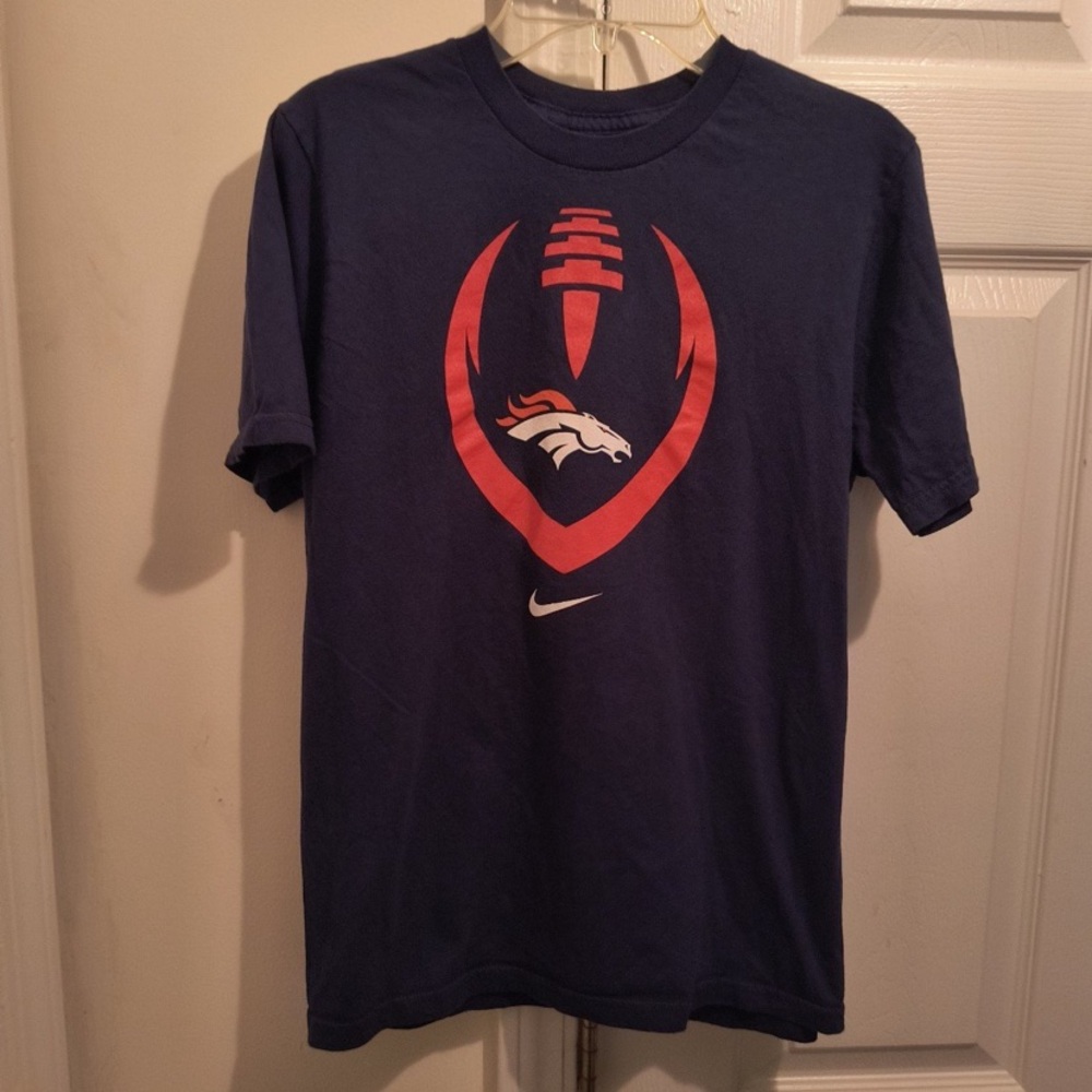 Denver Broncos Nike Dri Fit T-Shirt. Youth Size Large to XL.